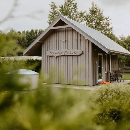 Viesu māja Priedes *